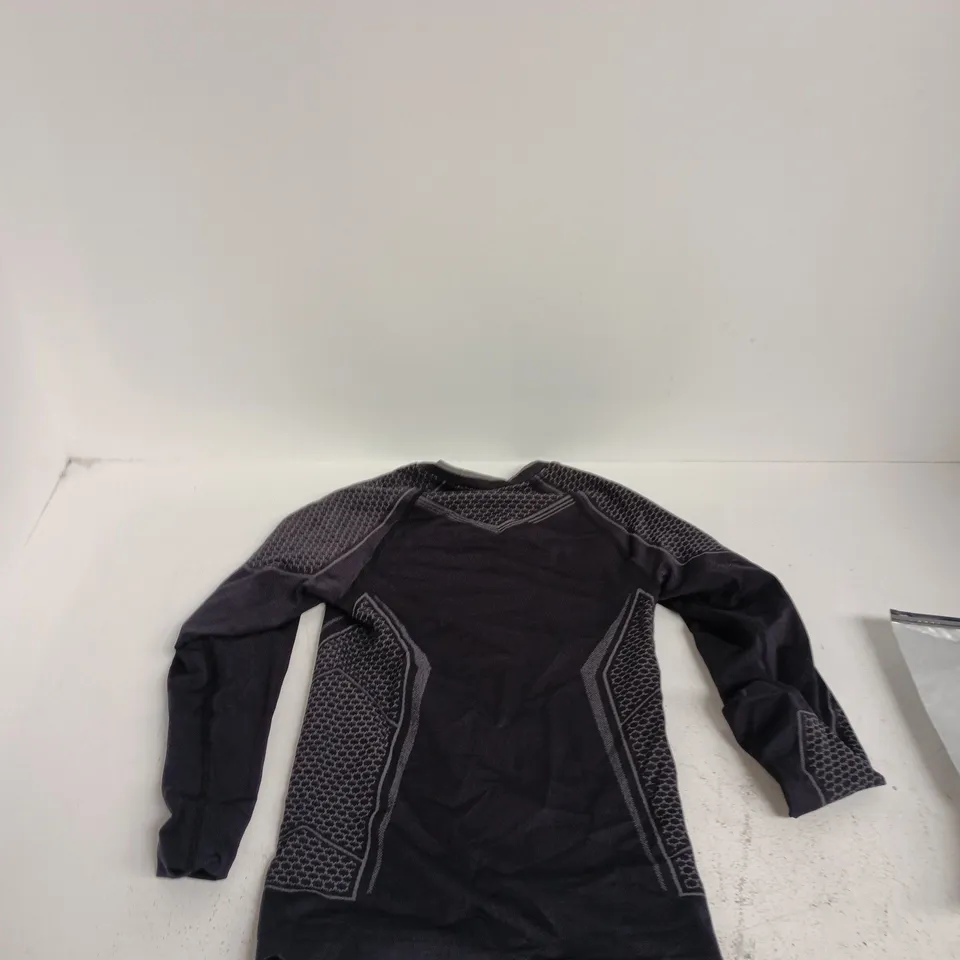 THE DARK KNIGHT TRILOGY × YOUNGLA LONG-SLEEVE TOP – SIZE S