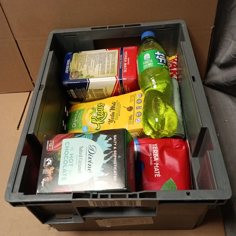 TOTE OF APPROXIMATELY 10 ASSORTED FOOD/DRINK ITEMS TO INCLUDE TRIP MINDFUL BLEND SICILIAN LEMON, TARAGUI REGULAR BLEND 2.2LB, DIVINE SALTED CARAMEL HOT CHOCOLATE, FANTA ETC