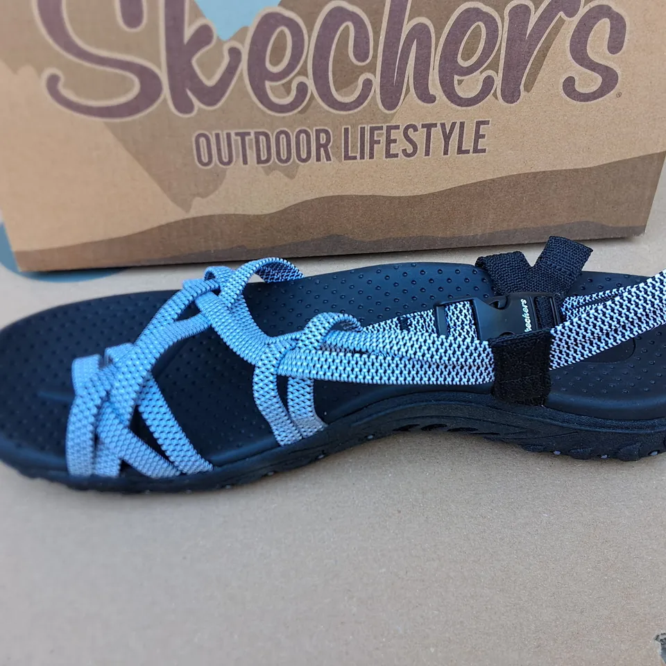 BOXED PAIR OF SKECHERS WOMENS BLACK SANDALS - UK 7