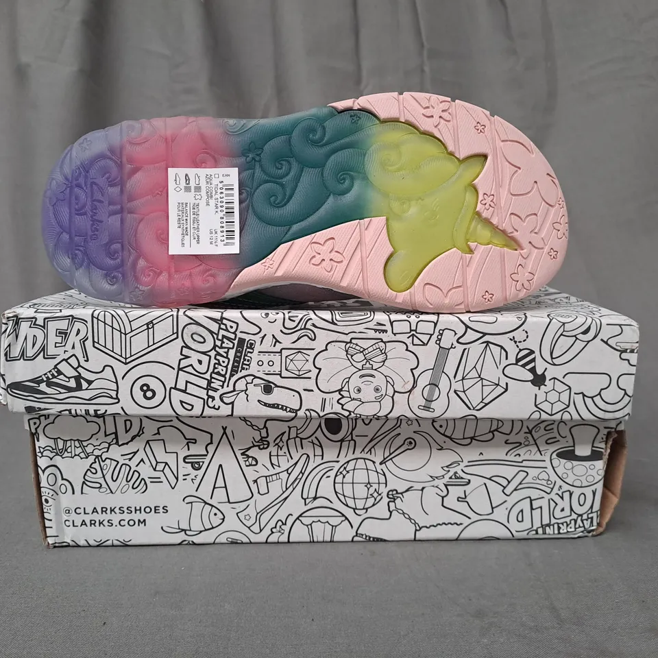 BOXED PAIR OF CLARKS PLAY PRINTS TIDAL STAR KIDS SHOES IN AQUA/MULTICOLOUR UK SIZE 11.5