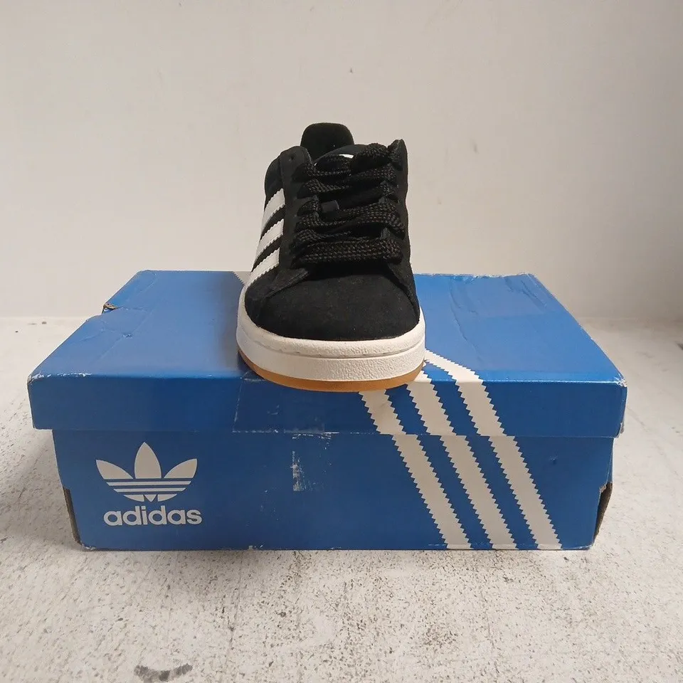 BOXED PAIR OF ADIDAS 00S TRAINERS IN BLACK/WHITE SIZE UK 5