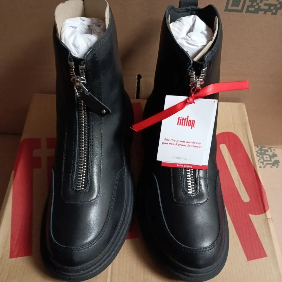 FITFLOP WYLDER ZIP-FRONT LEATHER ANKLE BOOTS – BLACK, UK 6.5