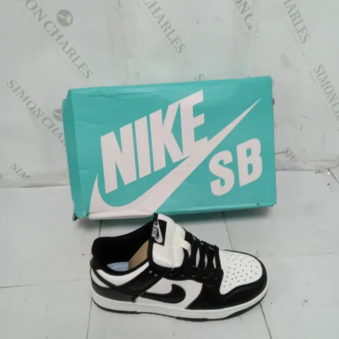 BOXED PAIR OF NIKE PANDA DUNKS LOW SIZE 36