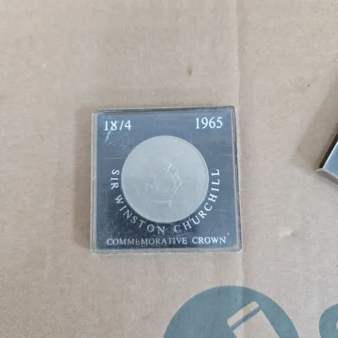 VINTAGE WINSTON CHURCHILL COMMEMORATIVE CROWN COIN WITH OTHER ASSORTED VINTAGE UK COINS