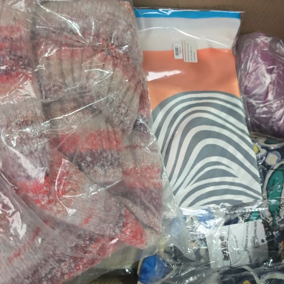 BOX OF APPROXIMATELY 15 ASSORTED HOUSEHOLD ITEMS TO INCLUDE CLOTHING IN VARIOUS STYLES AND SIZES, HAIR TRIMMER, ETC
