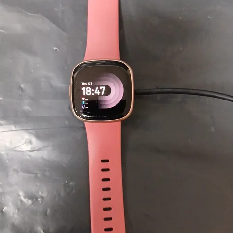 FITBIT VERSA 4 FITNESS SMARTWATCH
