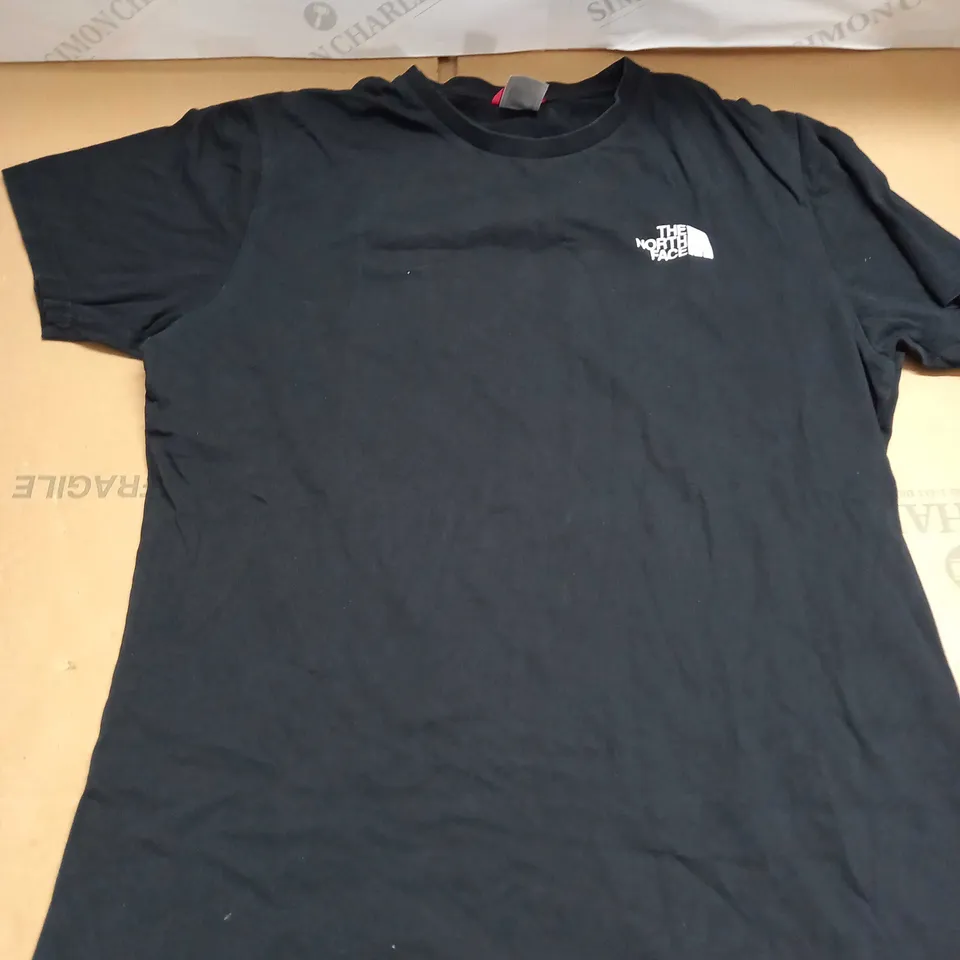 THE NORTH FACE LOGO T-SHIRT SIZE M