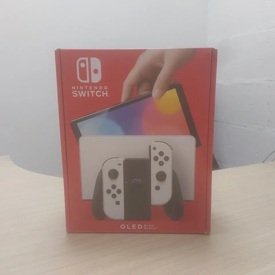 BOXED NINTENDO SWITCH OLED 64GB - WHITE