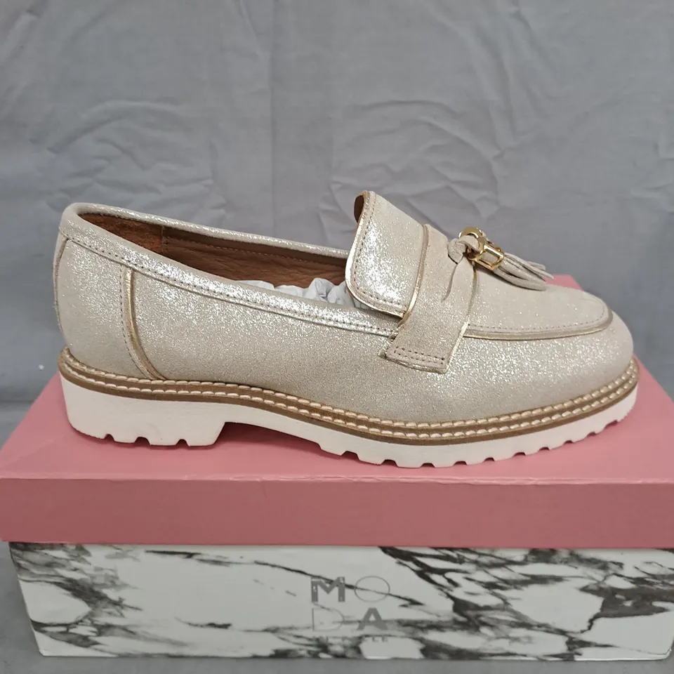 FEADRINA CHAMPAGNE SUEDE CLEATED TASSEL LOAFERS - SIZE 38