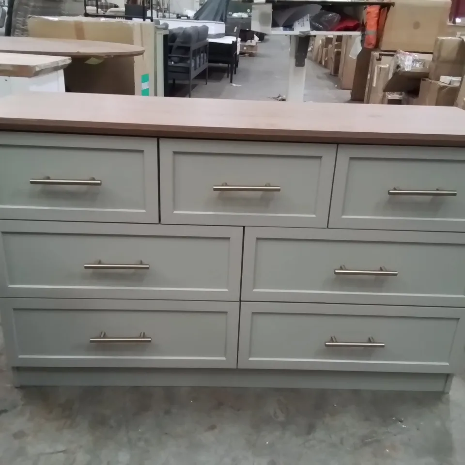 CHEST OF DRAWERS 7 DOORS