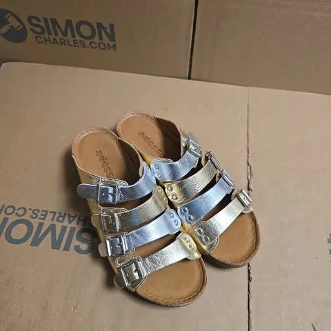 ADESSO WOMEN'S SILVER BUCKLE SANDALS – LEATHER LOOK UK 6.5