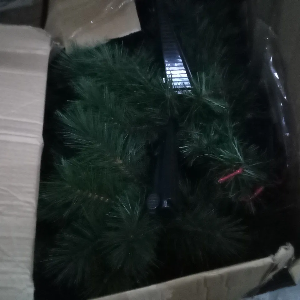 BOXED CHRISTMAS TREE 