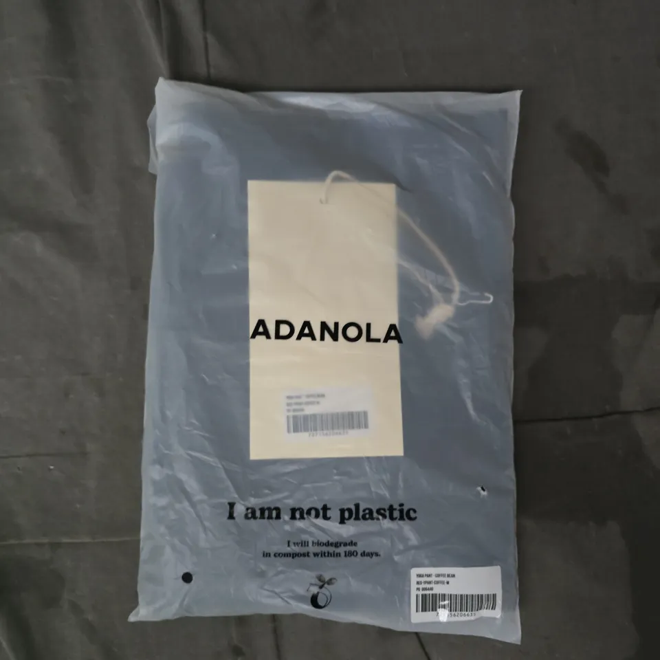 ADANOLA YOGA PANTS IN COFFEE BEAN SIZE MEDIUM