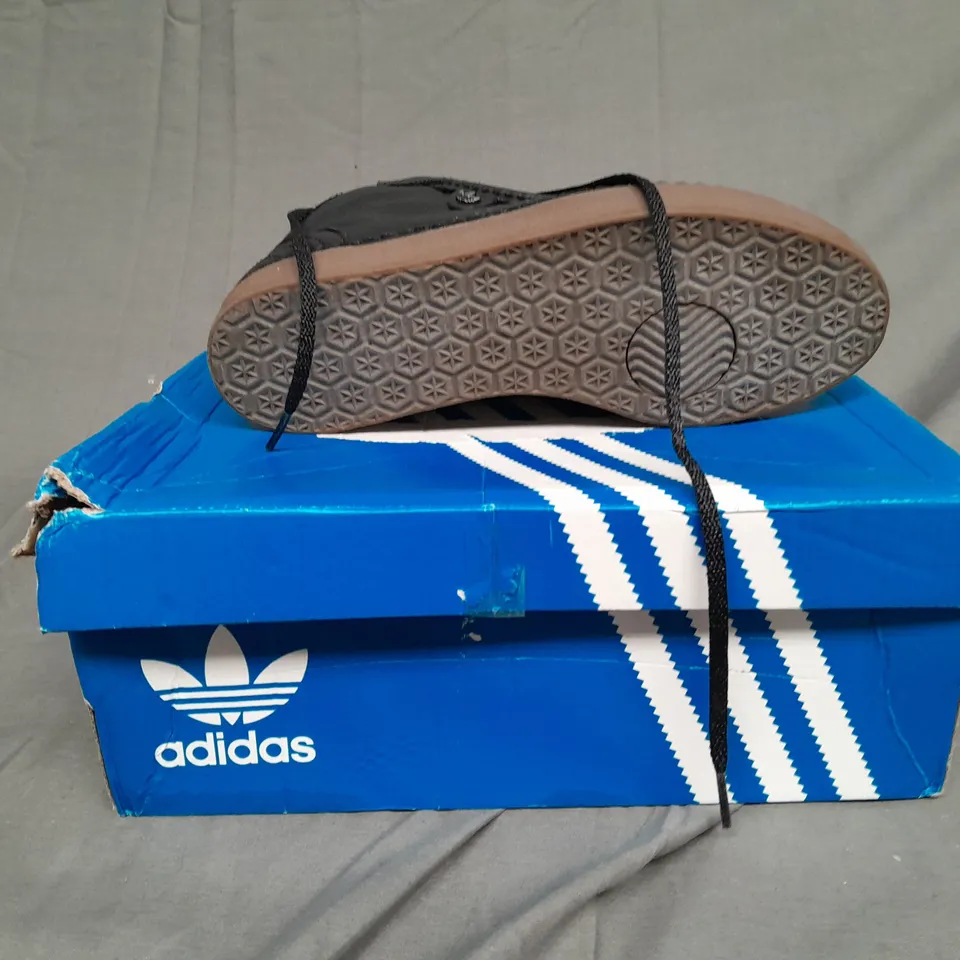 BOXED PAIR OF ADIDAS TRX 85 UK 6 