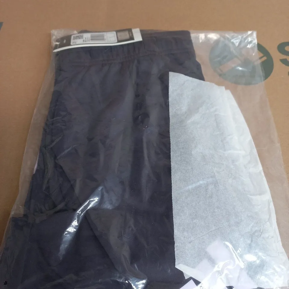 MANCHESTER UNITED TRAINING TRACK PANTS SIZE S