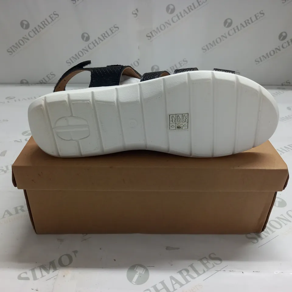 BOXED CUSHION WALK PLATFORM SANDALS IN BLACK - SIZE 8