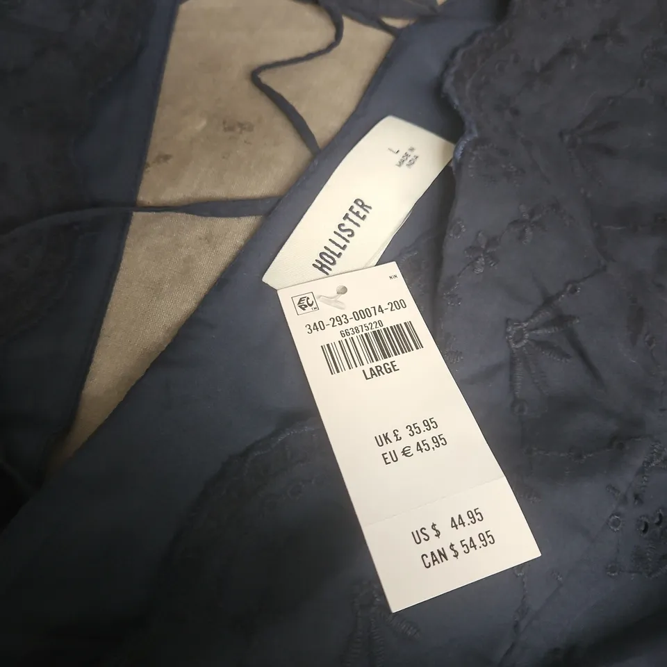 HOLLISTER FLORAL EMBROIDERED BLOUSE - NAVY, UK L