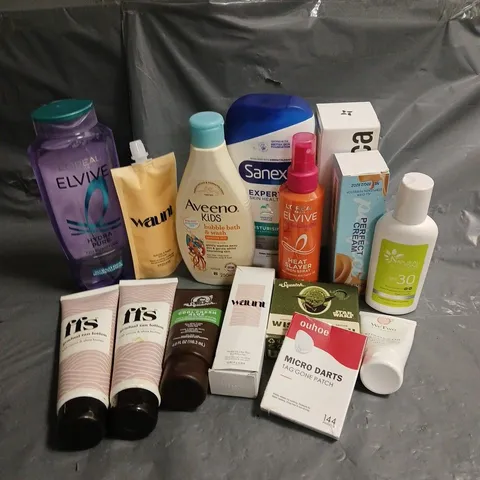 APPROXIMATELY 20 ASSORTED HEALTH & BEAUTY PRODUCTS TO INCLUDE WAUNT SKIN RETOUCHER, DERMATICA BALANCING GLYCERIN GEL CLEANSER, DR SQUATCH STAR WARS SOAP BAR, ETC