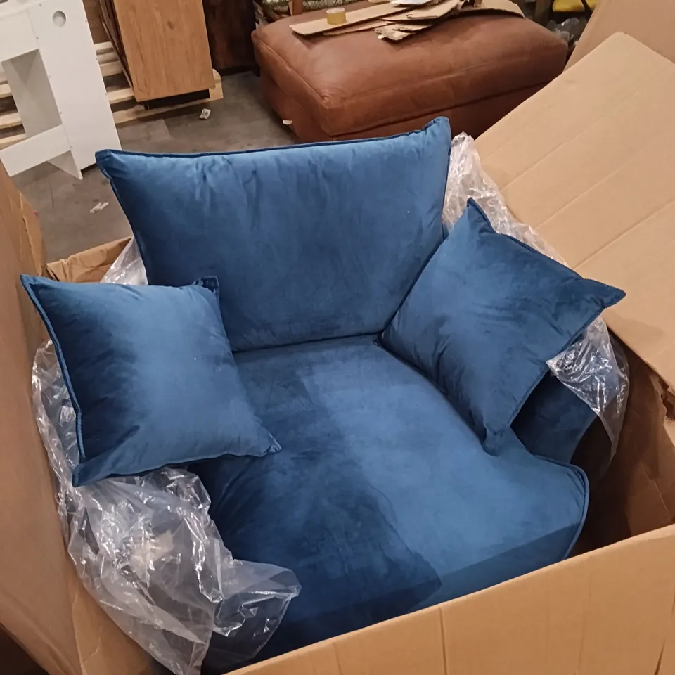 BOXED CUDDLE CHAIR - BLUE (1 BOX)