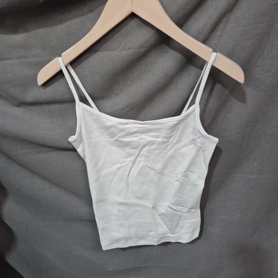 BERSHKA WHITE CROP TOP – WOMEN’S, UK 10-12 (SIZE M)