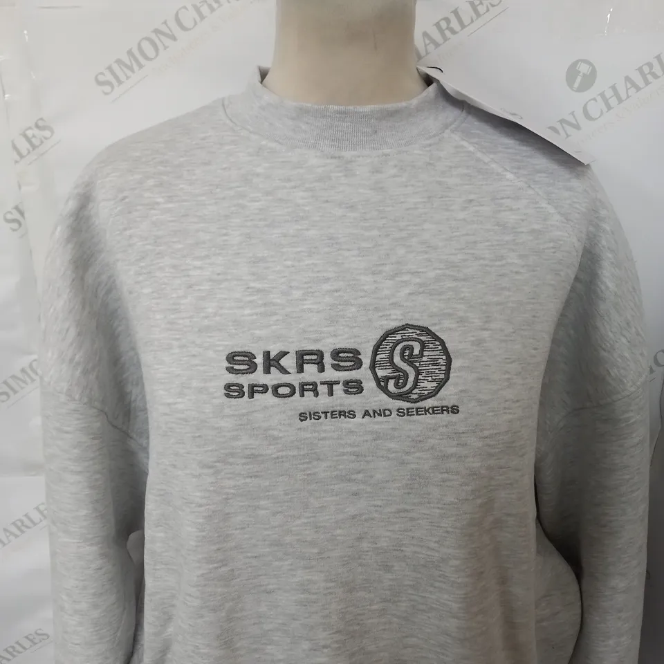 SISTER AND SEEKERS SPORT SWEATSHIRT SIZE XS