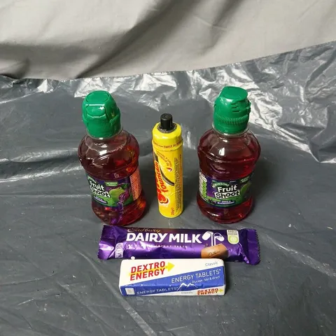 APPROXIMATLEY 15 ASSORTED FOOD AND DRINK ITEMS TO INCLUDE FAIRY MILK, DEXTRO, SHERBET FOUNTAIN, ROBINSONS ETC