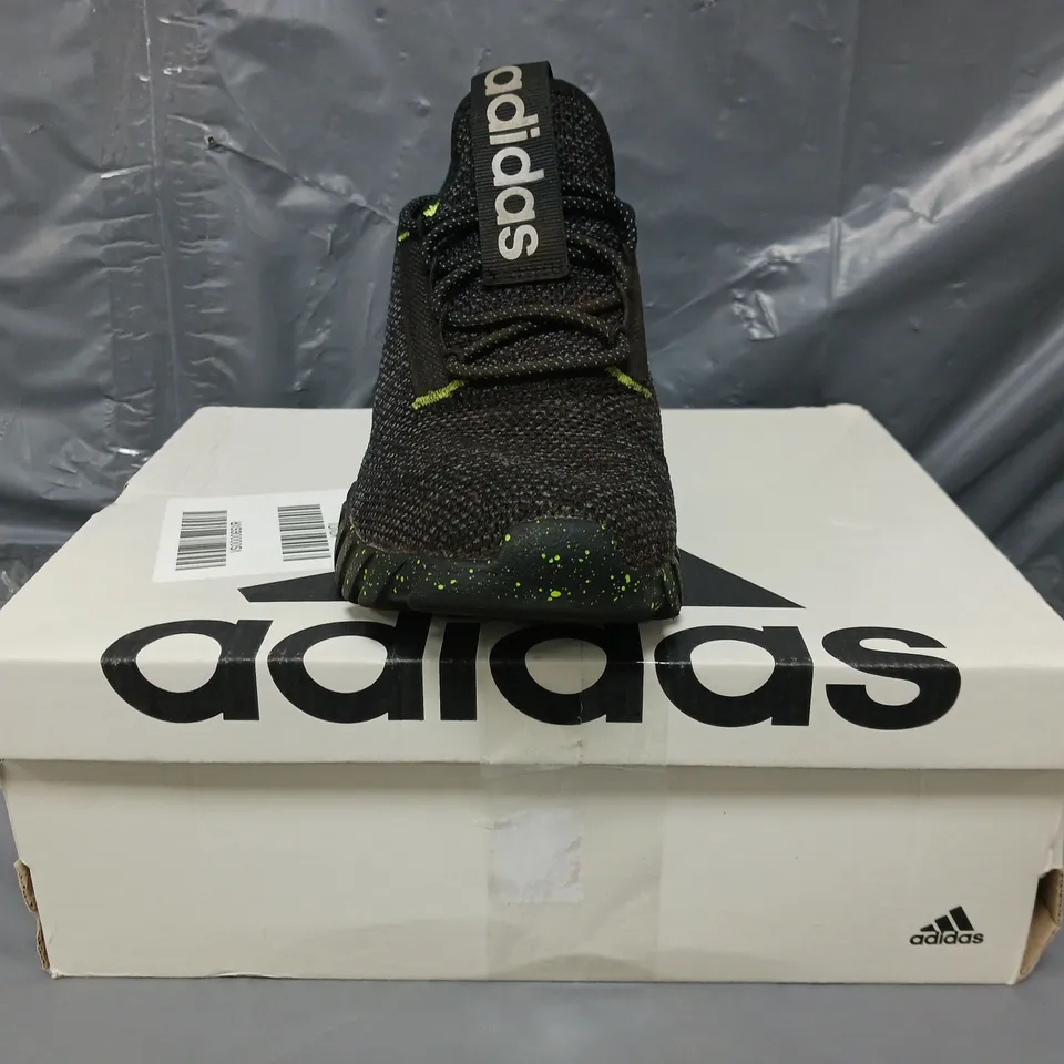 BOXED PAIR OF ADIDAS KAPTIR 3.0 K SHOES IN BLACK/GREEN UK SIZE 5