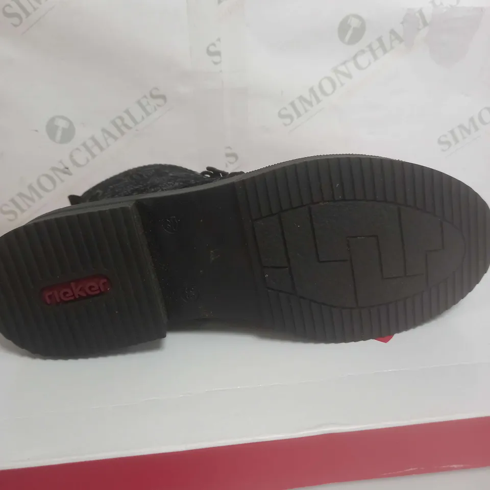 BOXED REIKER LACE UP BOOTS IN NAVY - SIZE 39