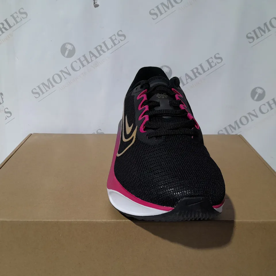 NIKE ZOOM FLY 5 RUNNING SHOES - SIZE 7.5