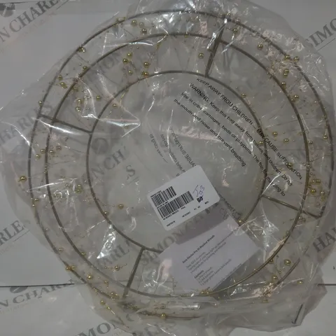 BOXED SARA DAVIES PRE-LIT BEADED WREATH 