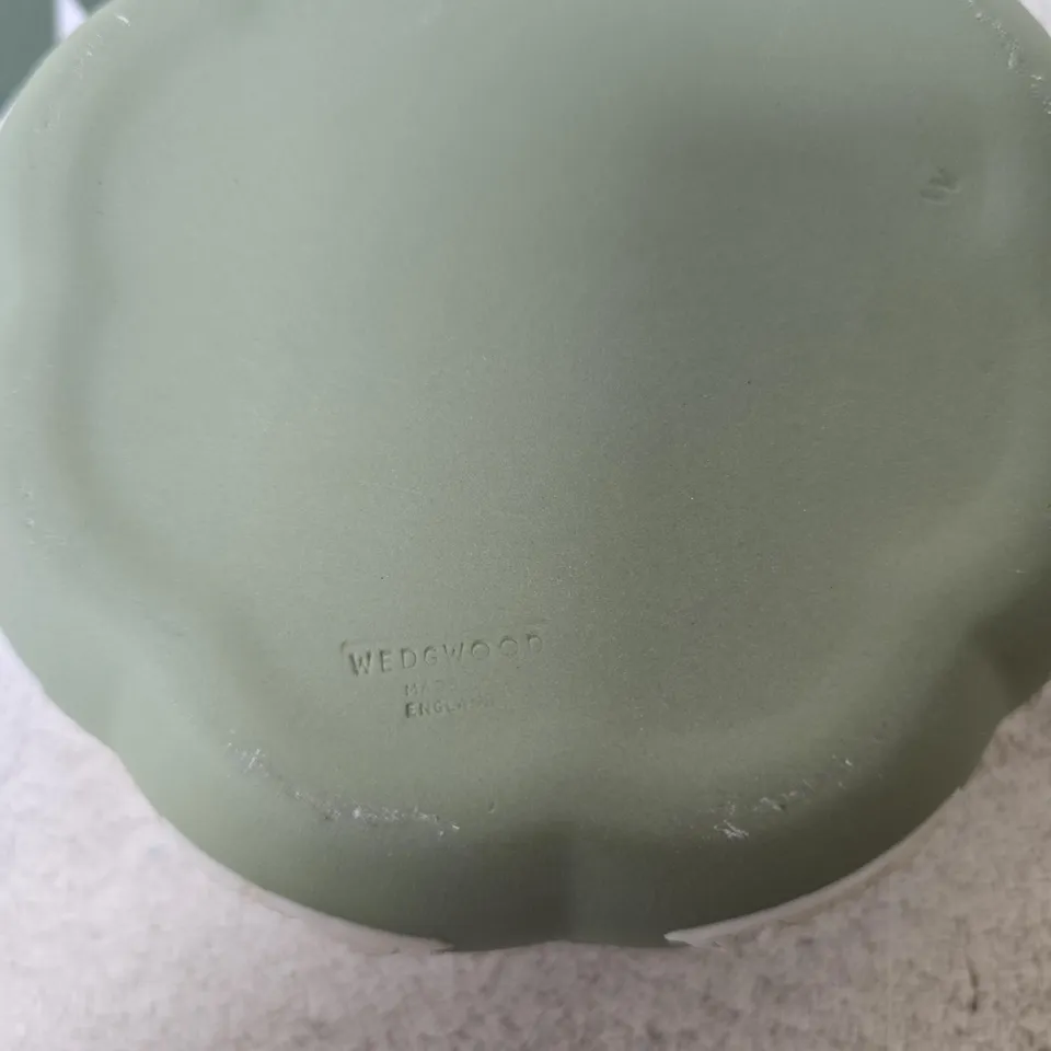 WEDGWOOD JASPERWARE TRINKET BOX, SAGE GREEN WITH WHITE RELIEF DECORATION