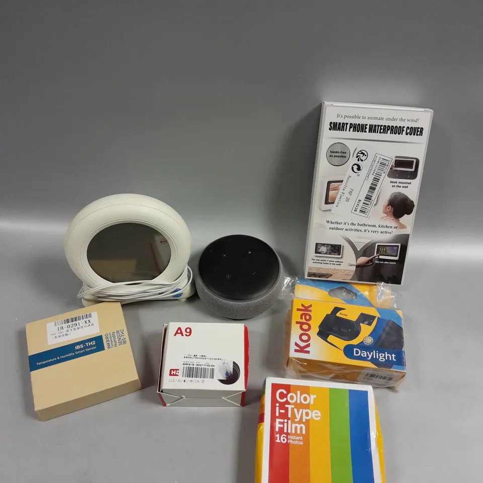 APPROXIMATELY 10 ASSORTED ELECTRICAL PRODUCTS TO INCLUDE KODAK CAMERA, AMAZON SPEAKER, SMARTPHONE COVER ETC 