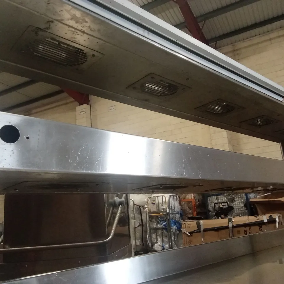STAINLESS STEEL WALL BENCH WITH DOUBLE UNDERSHELF AND DOUBLE HEATED LIGHT GANTRY