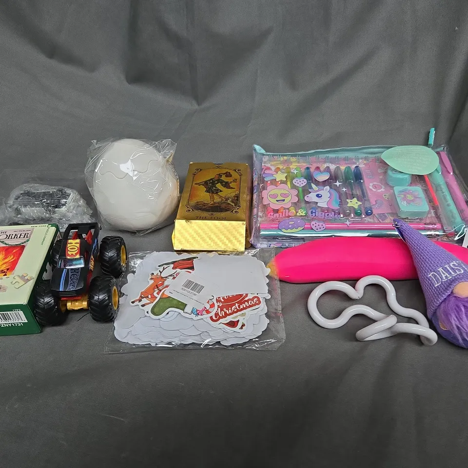 APPROXIMATELY 10 ASSORTED TOYS AND GAMES TO INCLUDE HOT WHEELS, PEN SET AND CARD GAMES