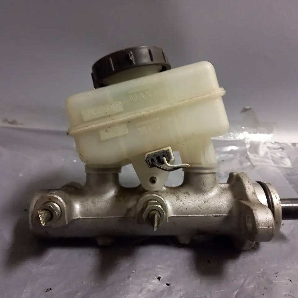 BRAKE MASTER CYLINDER FOR NISSAN 350Z 