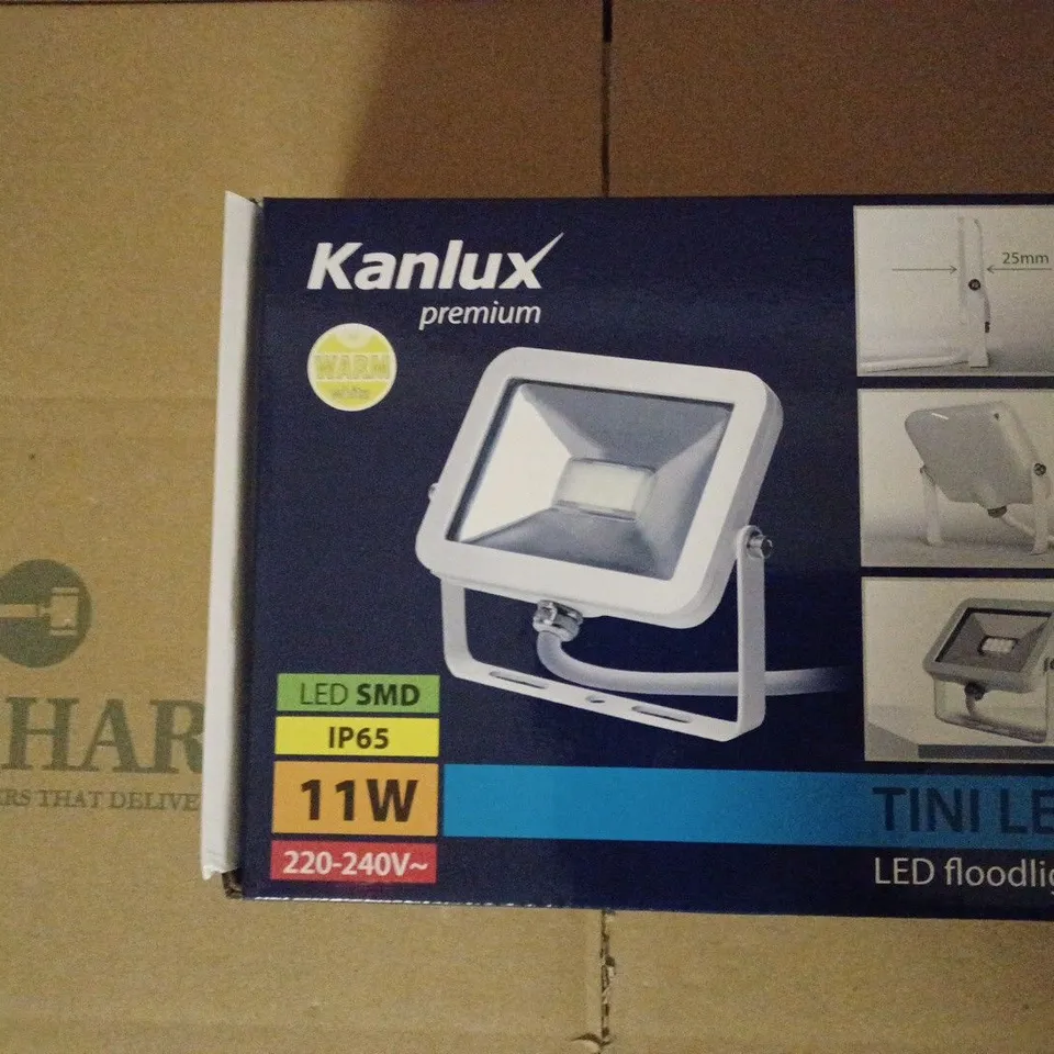 BRAND NEW KANLUX TINI LED FLOODLIGHT 11W-WW-W WHITE