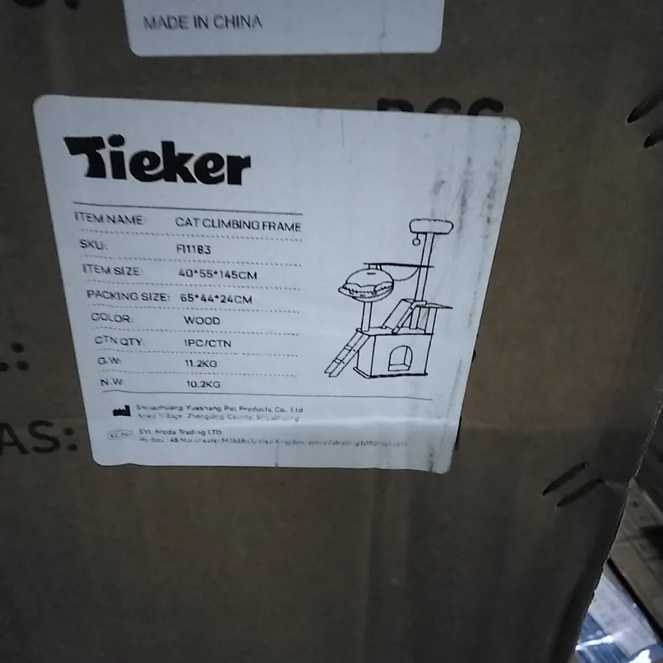 BOXED CAT CLIMBING FRAME