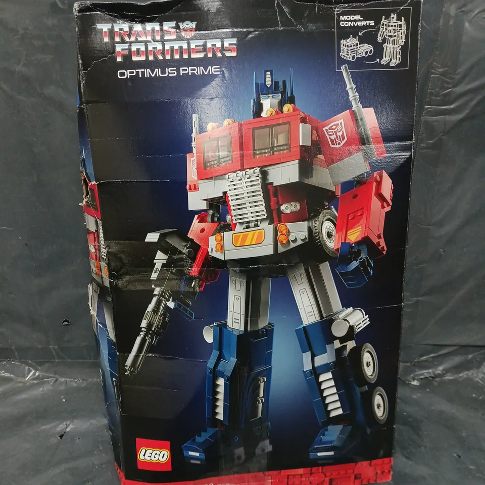 BOXED LEGO TRANSFORMERS OPTIMUS PRIME 10302