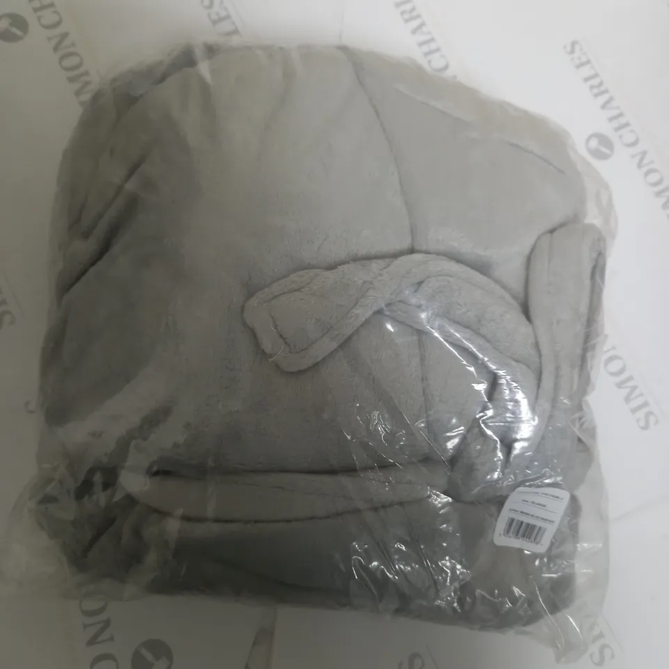 LIGHT GREY DRESSING GOWN SIZE 2XL 