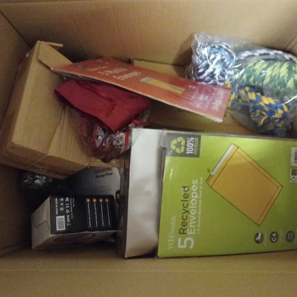 BOX OF APPROXIMATELY 15 ASSORTED ITEMS TO INCLUDE -  WOODEN CANDLE BRIDGE , RING FILL LIGHT , KAROKE SYSTEM ETC