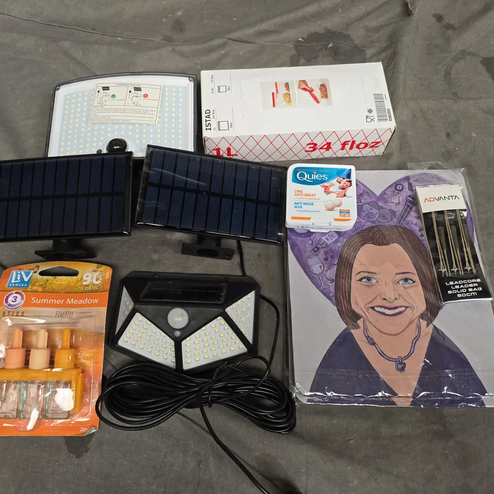 LOT OF APPROXIMATELY 20 ASSORTED HOUSEHOLD ITEMS