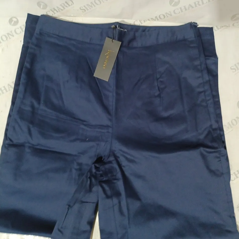 BOX OF APPROXIMATELY 10 ASSORTED CLOTHING ITEMS IN VARIOUS SIZES TO INCLUDE NAVY TROUSERS