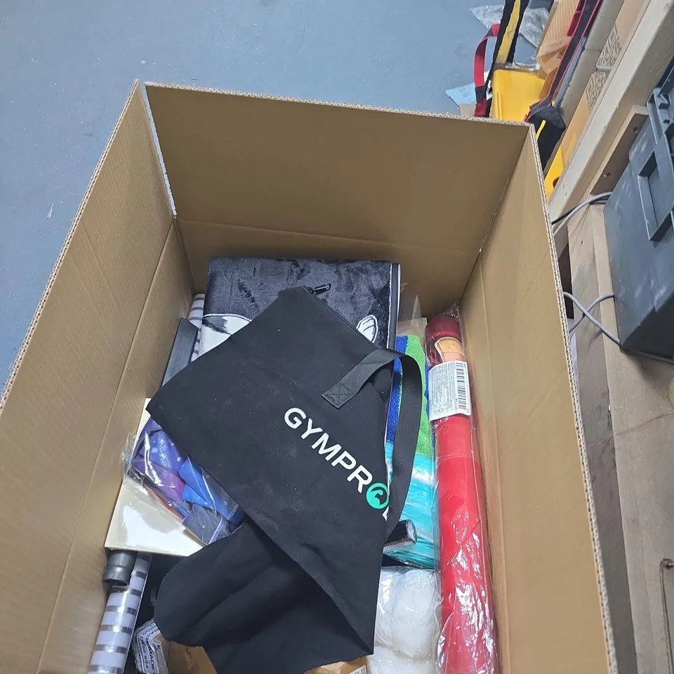 BOX OF APPROXIMATELY 15 ASSORTED HOUSEHOLD ITEMS INCLUDING ASSISTANT FROTHER , ATHENA FLORAK WOOL AND HAND GRIP SCOURER