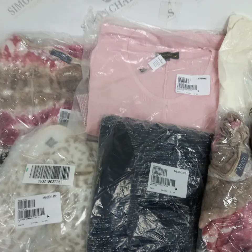 LOT OF 10 ASSORTED BAGGED CLOTHING ITEMS TO INCLUDE MR MAX AND FRANK USHER