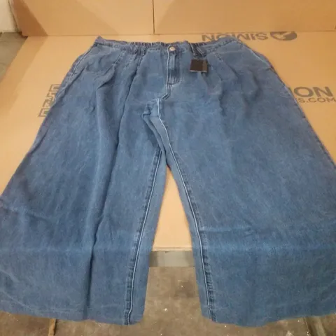 BOX CONTAINING APPROXIMATELY 8 BRAND NEW SIMPLY BE MID BLUE WIDE LEG TROUSERS - SIZE 20R