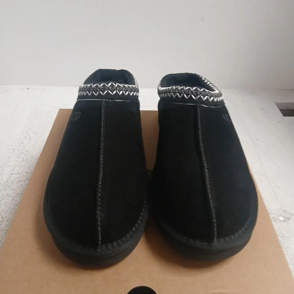 UGG BLACK SLIPPERS / MOCCASINS SIZE 42
