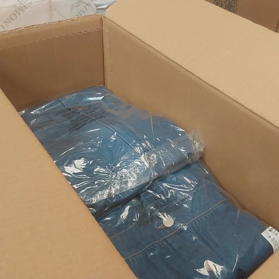 BOX CONTAINING APPROXIMATELY 8x BRAND NEW SIMPLY BE MID WASH DENIM JUMPSUITS - SIZE 26