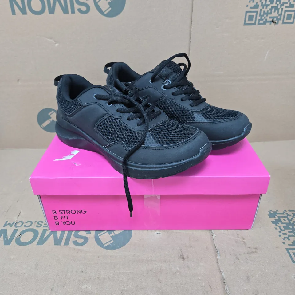 B ACTIVE TRAINERS – BLACK, UK SIZE 7