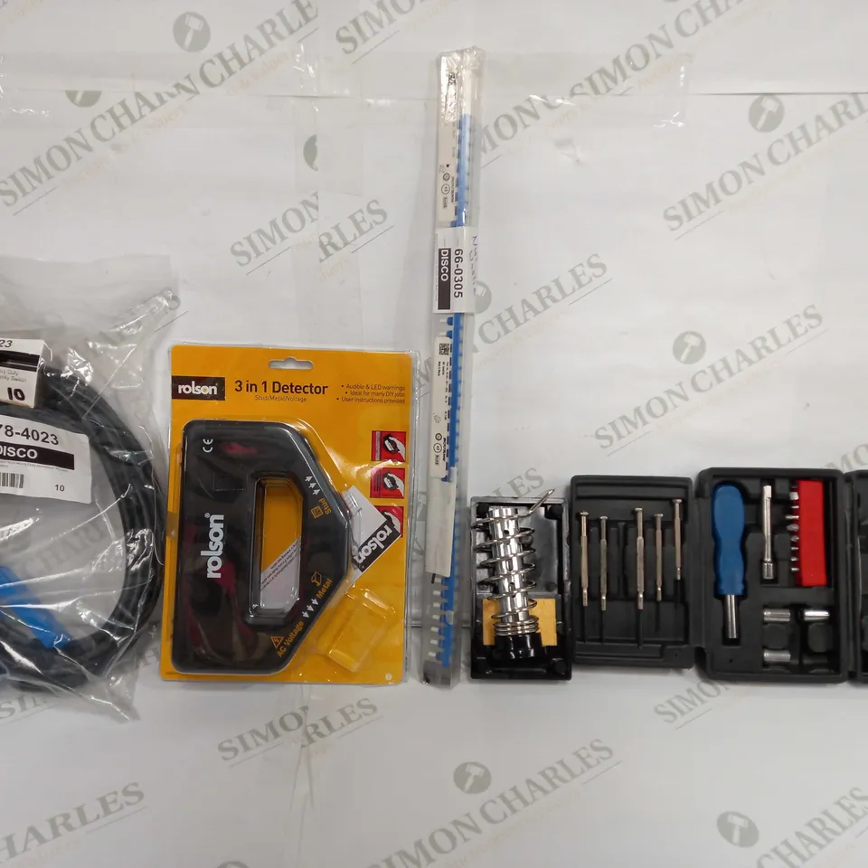 BOX OF APPROX 25 ASSORTED ITEMS TO INCLUDE - ROLSON 3 IN 1 DETECTOR - DESKTOP SOLDERING IRON STAND - ROLSON QUALITY TOOL SET ECT 