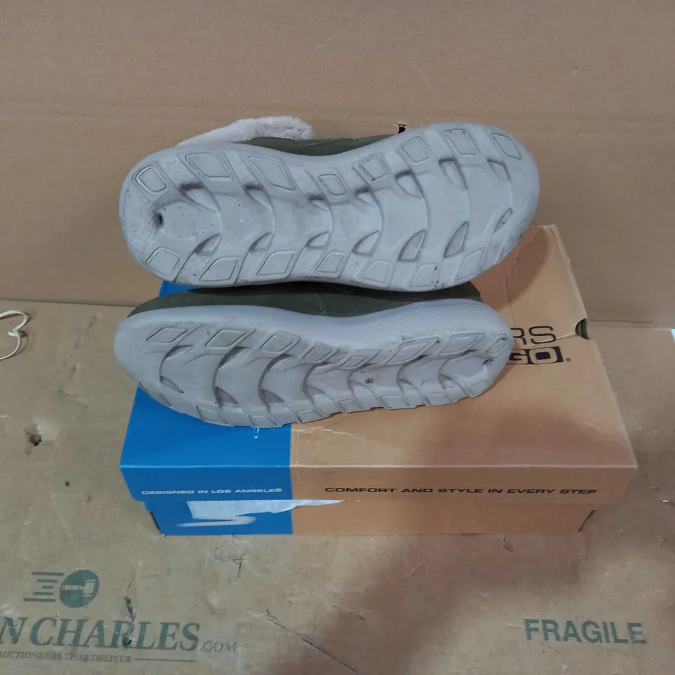 BOXED PAIR OF SKECHERS - SIZE 5